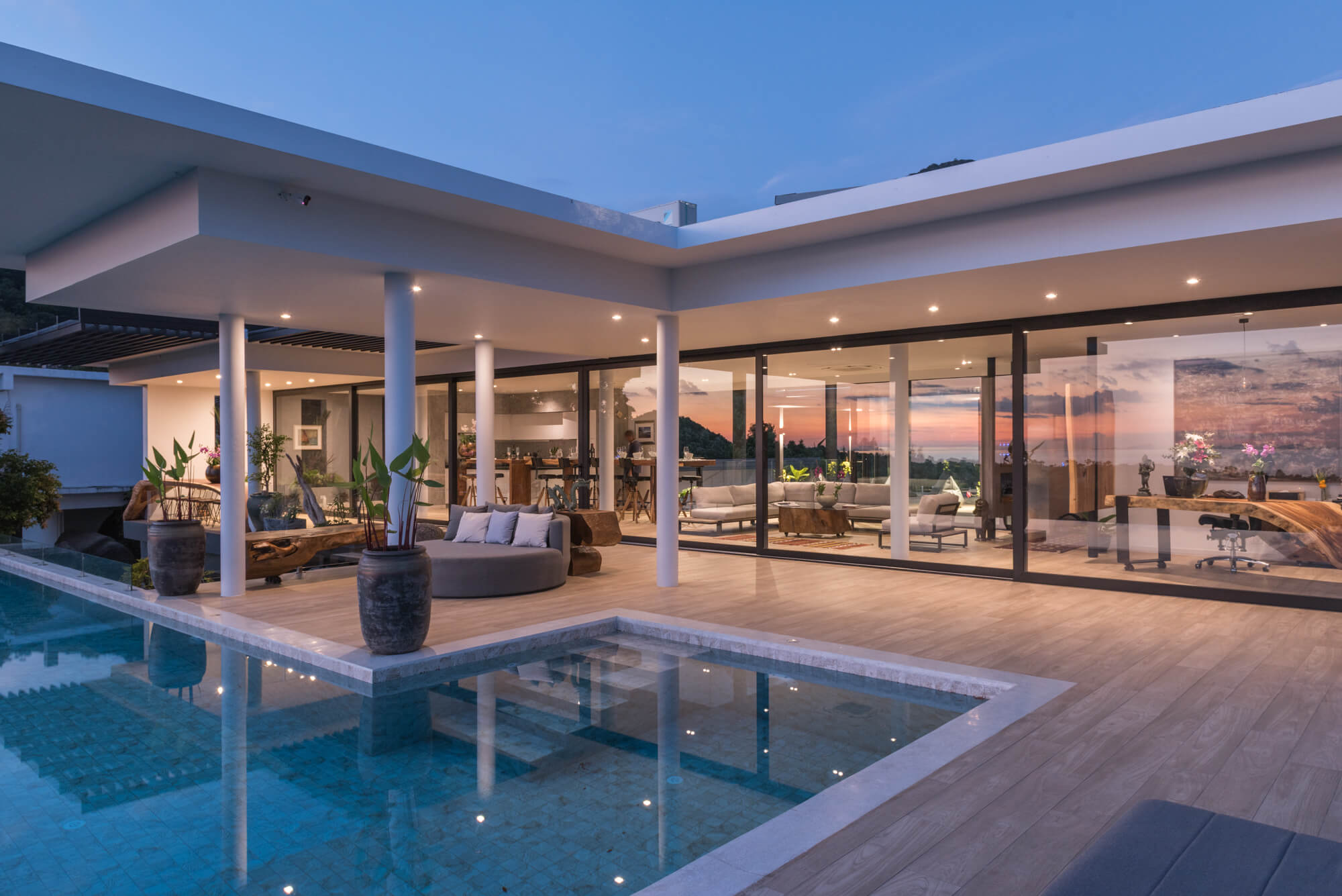 Fernblick Pool sunset